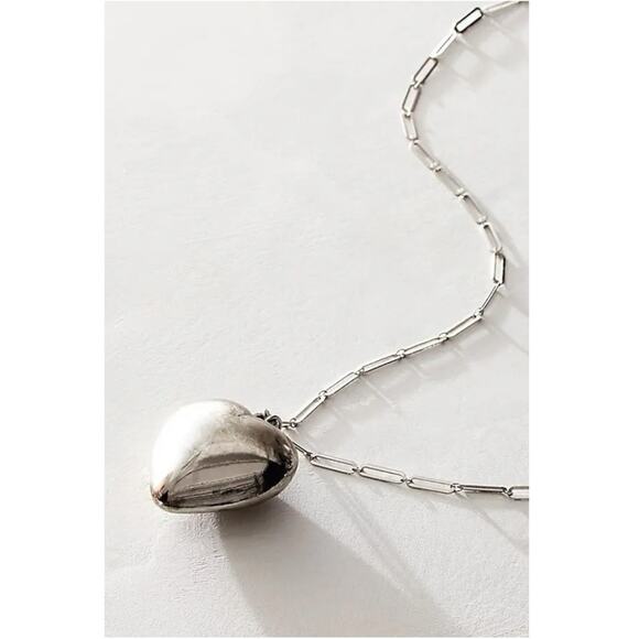 Free People Paperclip Spektor Heart Pendant Necklace in Silver NWT Chunky Retro - Picture 3 of 13